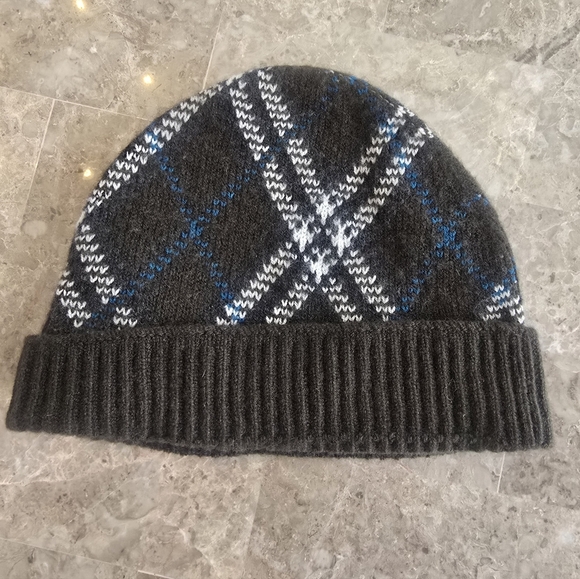 Burberry Other - BURBERRY cashemere Hat